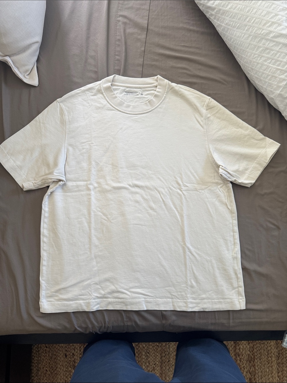 Abercrombie & Fitch White Short Sleeve Crew Tee
